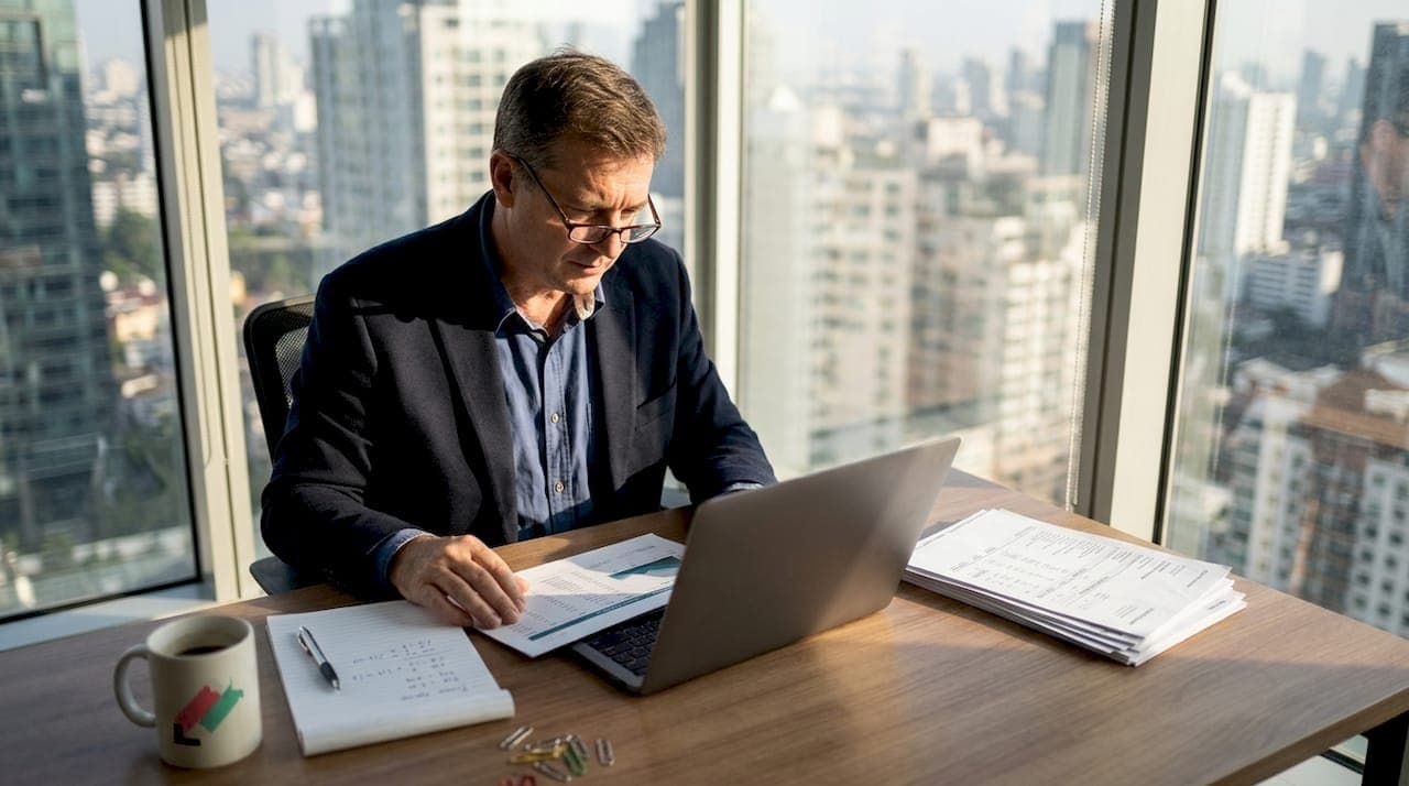 Top risk management best practices to mitigate currency fluctuations